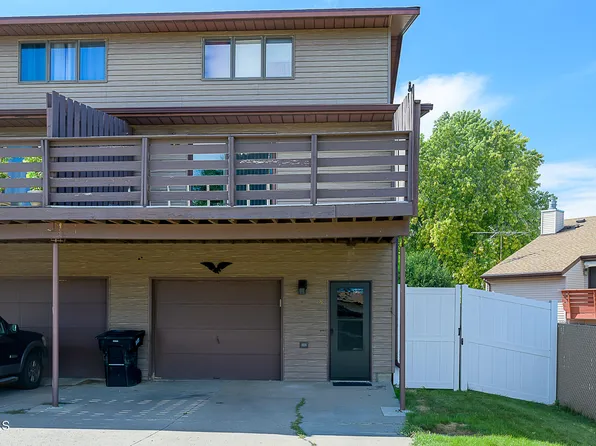 922 E Owens Ave APT 8, Bismarck, ND 58501