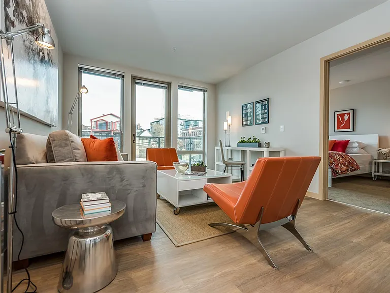Zephyr Apartments — Photo 95