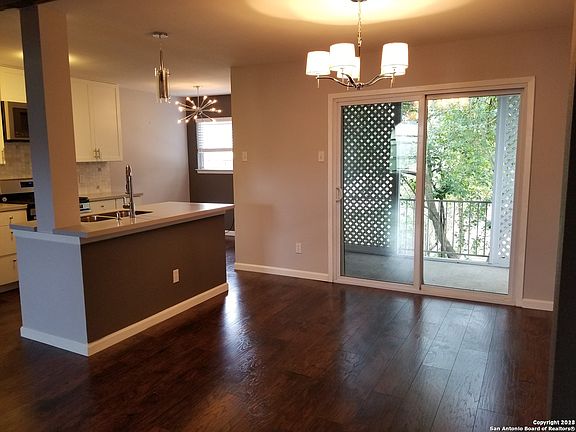 5th image of 102 VASSAR LN #20