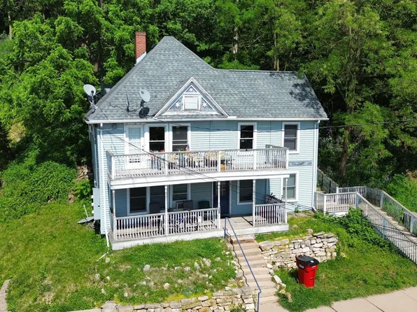 108 S Hill St, Fountain City, WI 54629