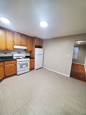 4th image of 31-49 35th St #3R