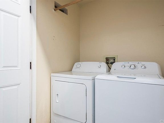 2nd image of 123 44th St #B