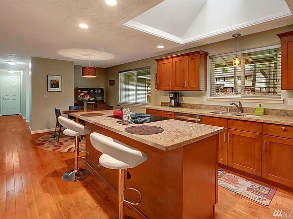 4th image of 4319 Frontier Dr SE