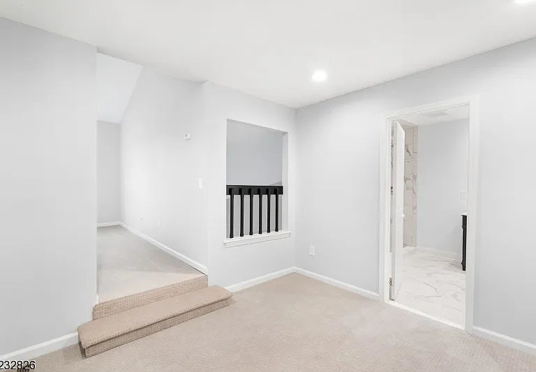 318 Main St — Photo 12