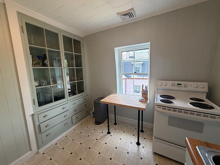 44 Everett St #3 — Photo 5