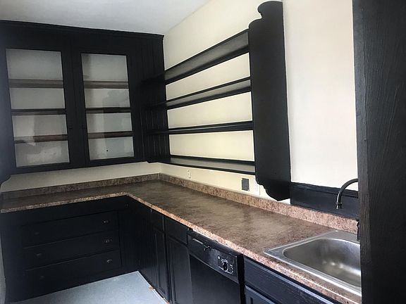 5th image of 74 Burgess Ave