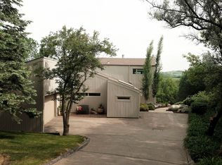10 Timberlane Dr, Sioux City, IA 51109