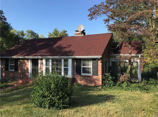 7220 Henderson Rd, Saint Louis, MO 63121