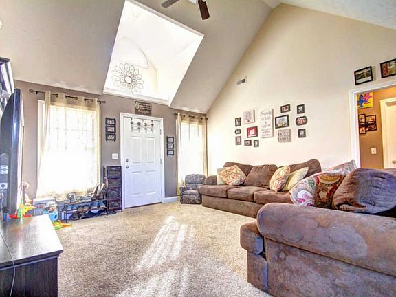 4th image of 234 Eagle Feather St