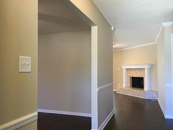 2nd image of 304 Valley Dr
