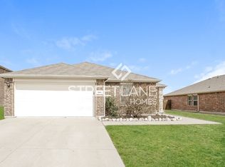 304 Hawthorn Dr, Nevada, TX 75173