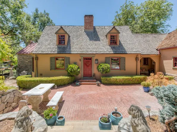 43059 Sierra Vista Ln, Oakhurst, CA 93644
