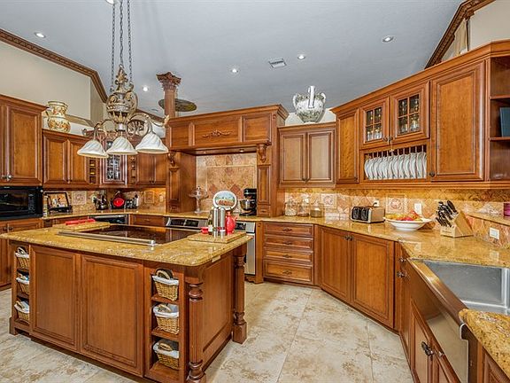 3rd image of 1230 Jasmine Cir