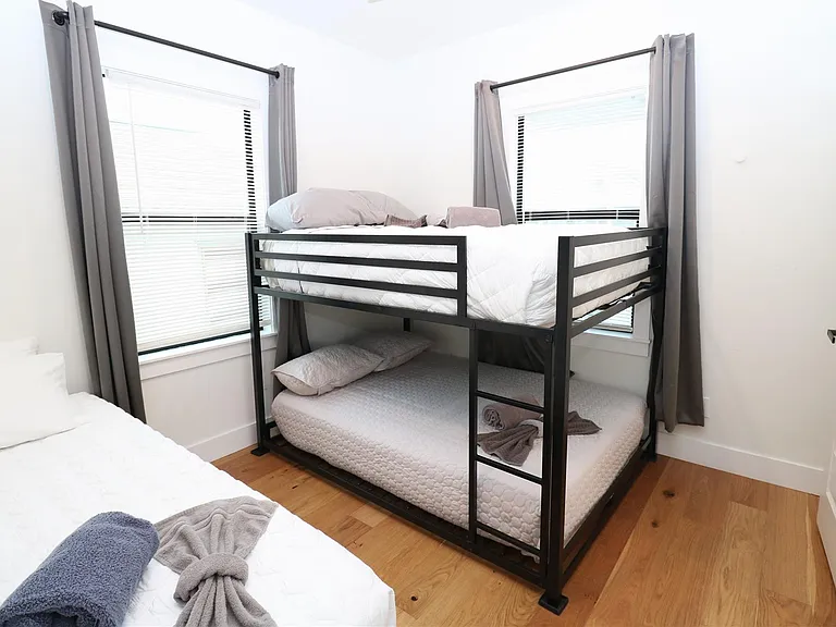 5506 Avenue Q 1/2 — Photo 12