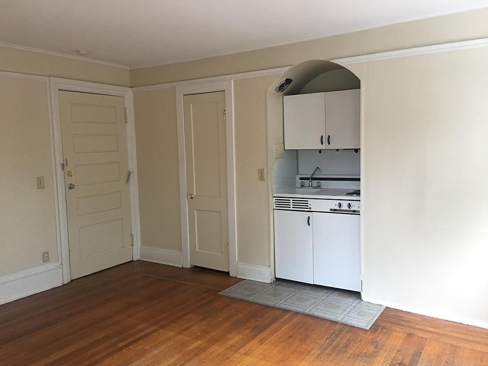 2nd image of 53 Richmond Ave APT B1
