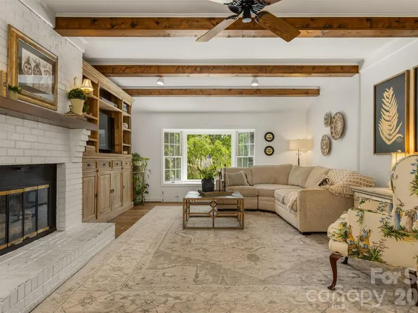 425 Sondley Woods Pl, Asheville, NC 28805