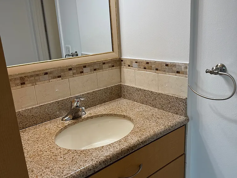 5701 Collins Ave #1011 — Photo 10