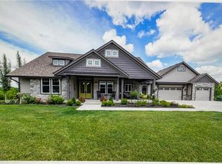 11909 S Eagle Crest Dr, Lees Summit, MO 64086