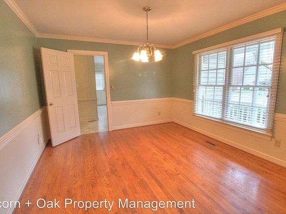 3rd image of 707 Valley Dr