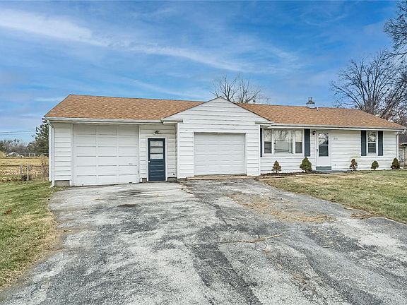 3rd image of 1032 Farmview Dr