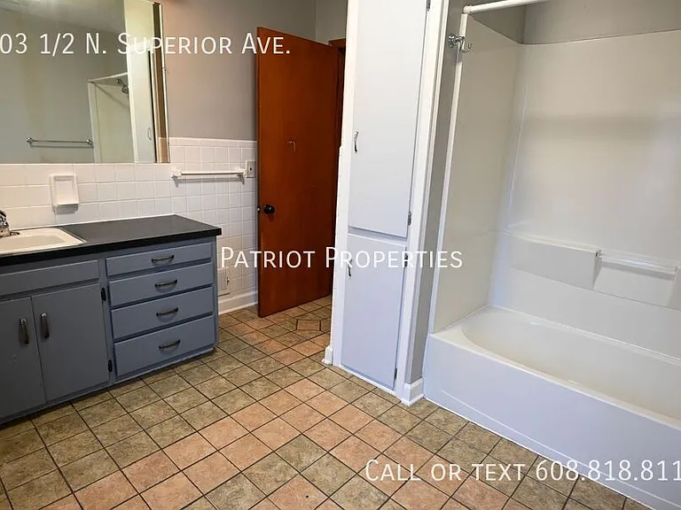 603 1/2 N Superior Ave — Photo 15