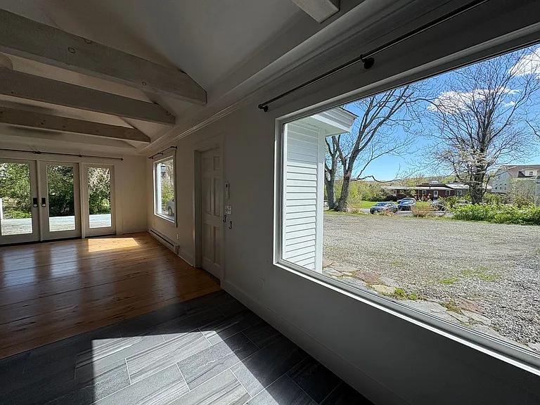 4 Norwich Rd - Blue Pod — Photo 2