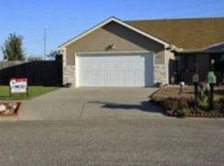 1617 Kaci Cir, Salina, KS 67401
