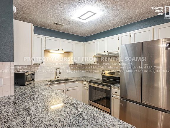 5th image of 1537 N Timberline Dr
