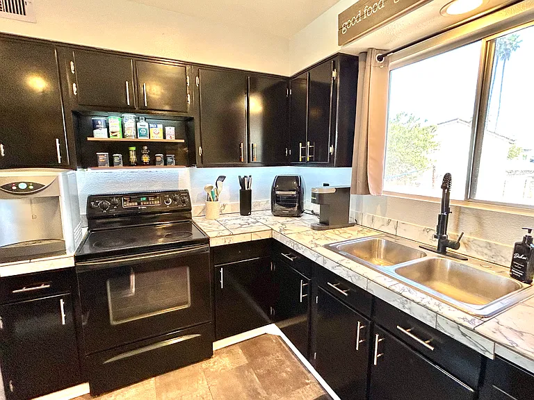 W Shaw Butte Dr — Photo 9