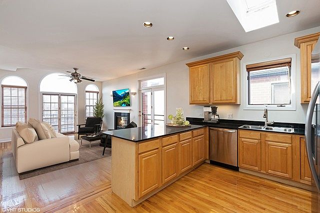 1st image of 4649 N Magnolia Ave APT 4N
