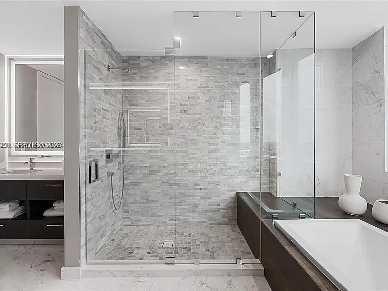 851 NE 1st Ave #Penthouse 4912 — Photo 8