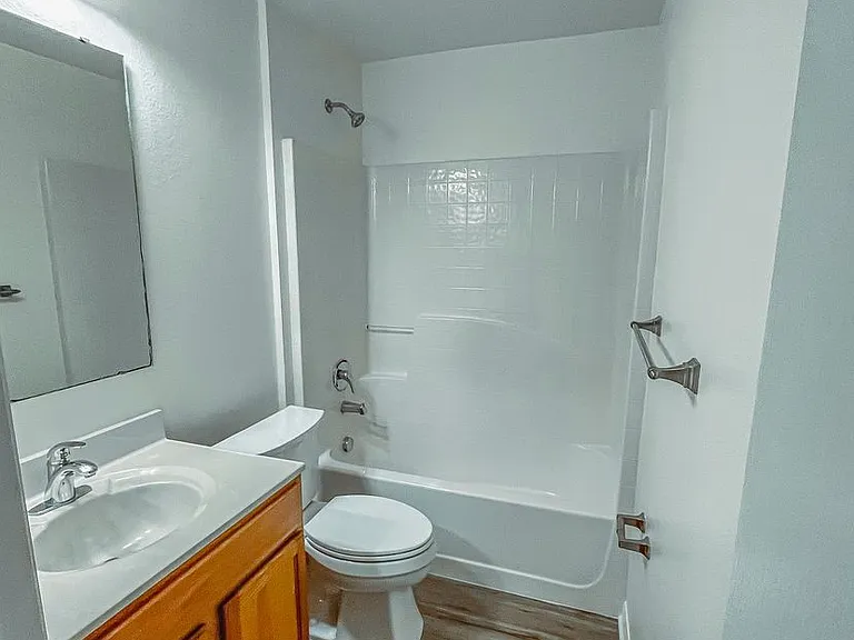7867 Country Chase Ave — Photo 8