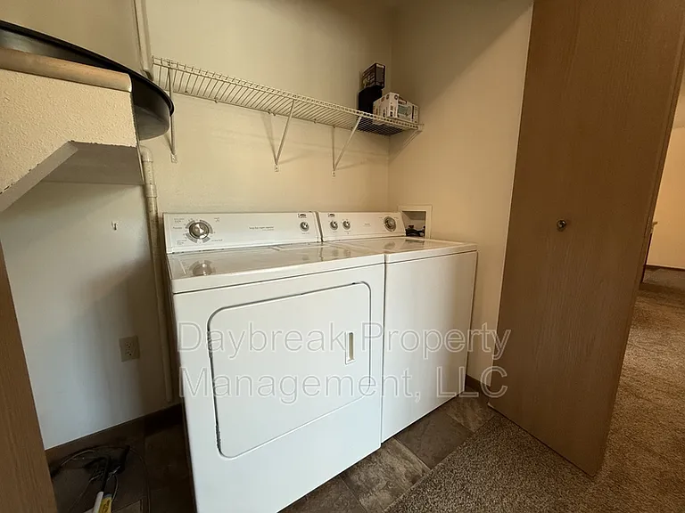 331 16th St S #9 — Photo 17