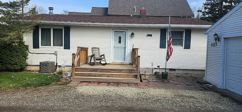 416 N Olcott Lake Rd photo 1