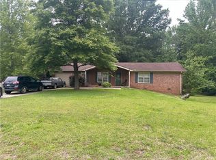 143 Lawton St, Greenwood, SC 29649