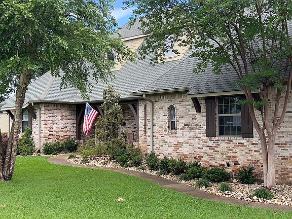 3rd image of 113 Adison Ln