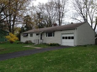 6 Farview Cir, Camillus, NY 13031
