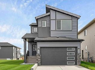 532 S Clearwater Heath, Chestermere, AB T1X 3A5