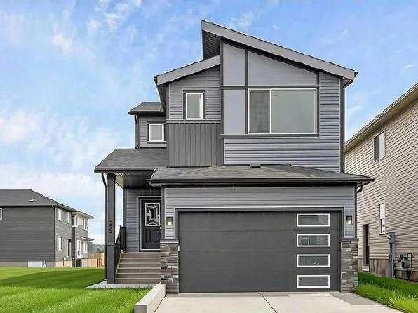 532 S Clearwater Heath, Chestermere, AB T1X 3A5