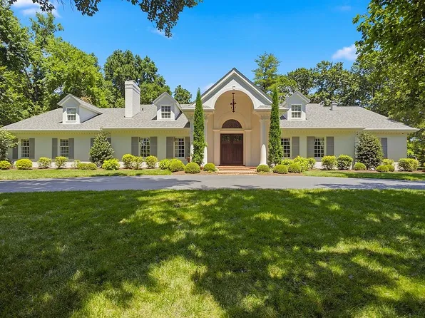 11 Rauscher Dr, Saint Louis, MO 63124