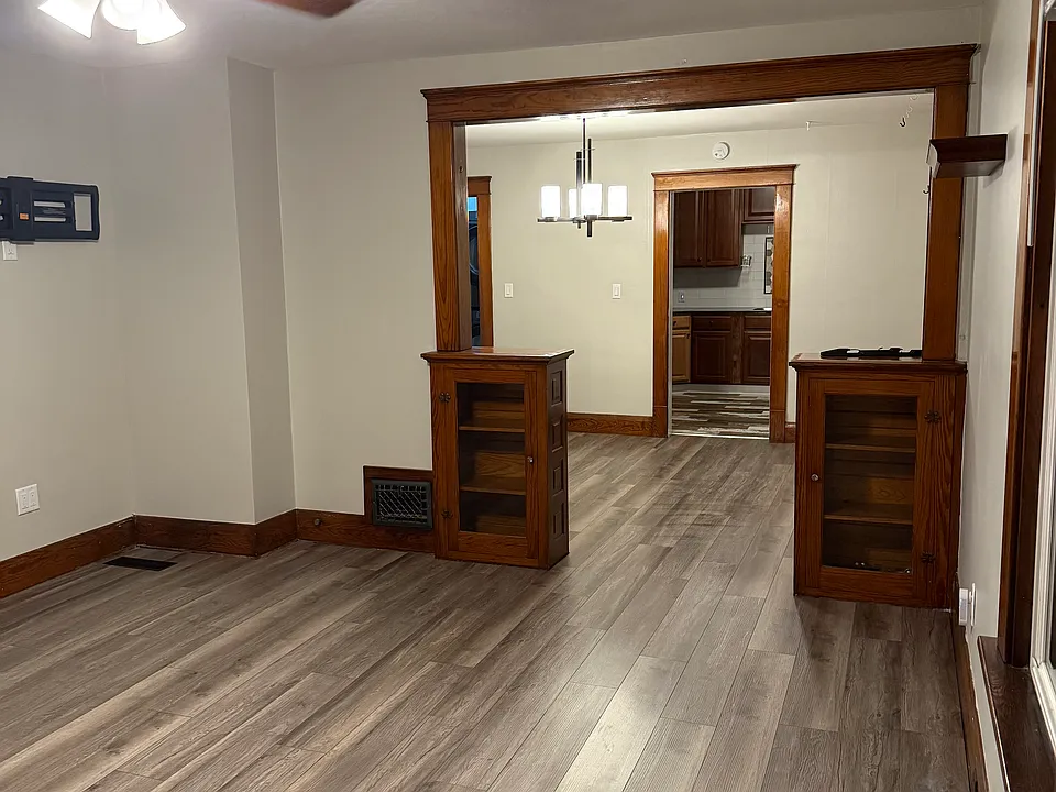 1204 Vine St #1/2
