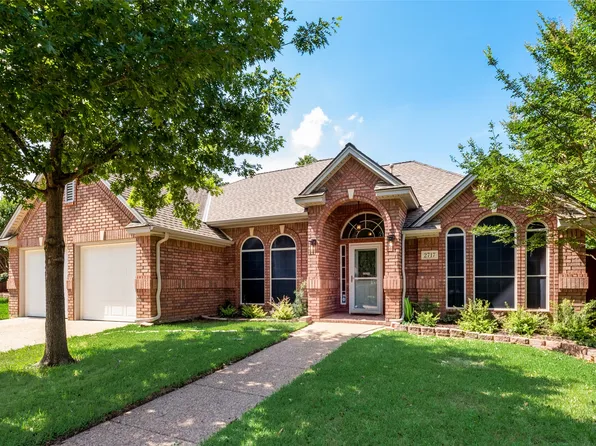 2717 Maple Brook Ct, Bedford, TX 76021