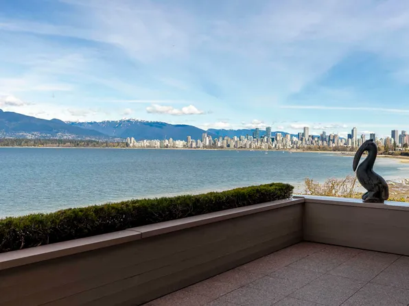 3513 Point Grey Rd, Vancouver, BC V6R 1A7