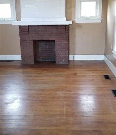 5th image of 1030 Holly Ave