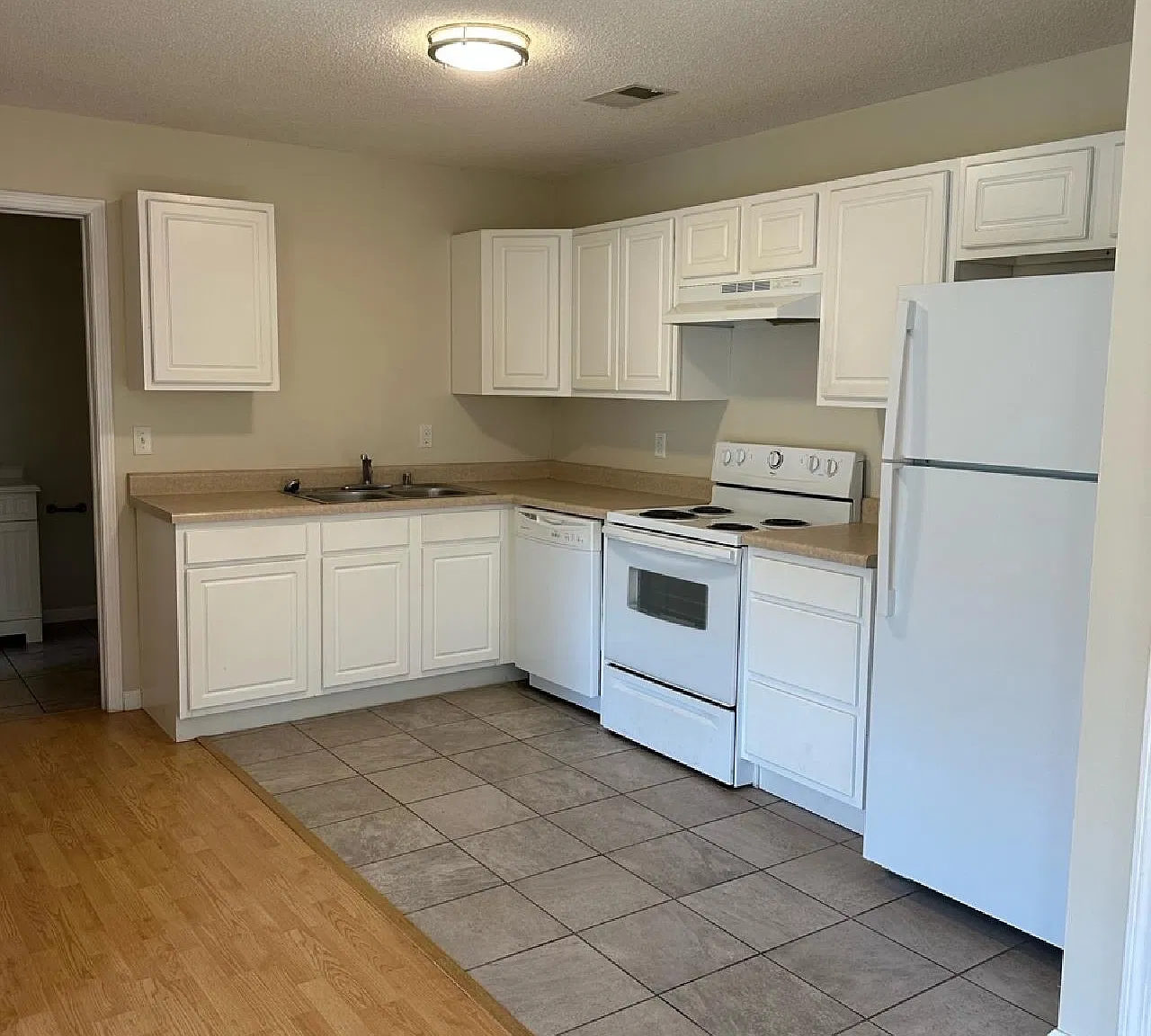 1 bed, $730 — Photo 2