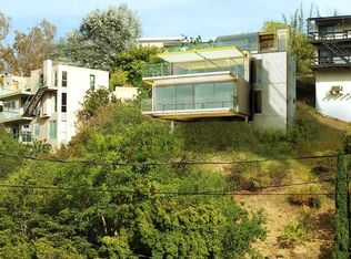 8413 W Grand View Dr, Los Angeles, CA 90046