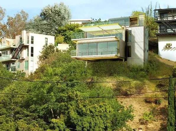 8413 W Grand View Dr, Los Angeles, CA 90046