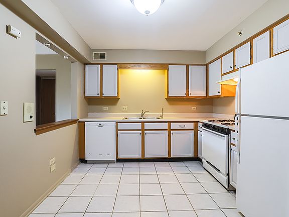 5th image of 1522 N River West Ct APT 1B