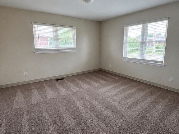 4th image of 504 Mossoak Dr