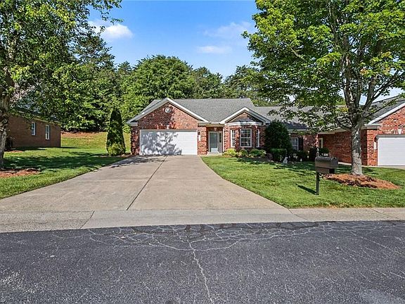 2nd image of 4261 Lumsden Ln